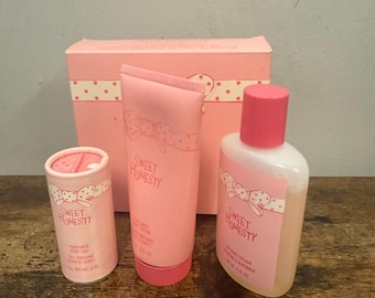 Vintage RARE 1998 Avon Barbie Beauty Fragrance Gift Set by Mattel