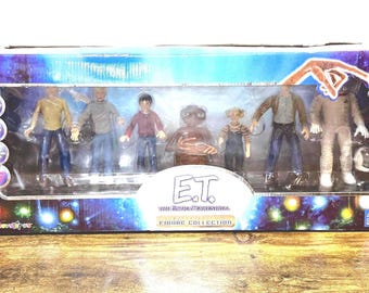 Toys R US 2001 E.T. The Extra Terrestrial Limited Edition 7 Action Figure Collection