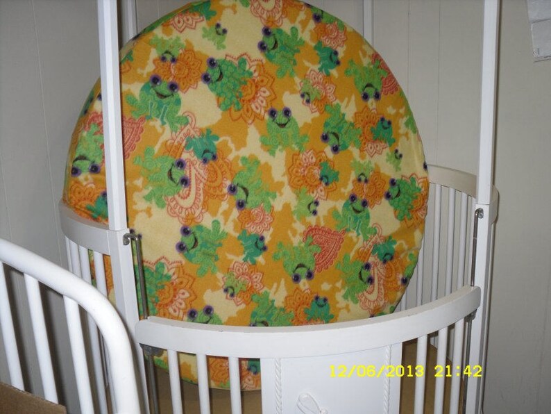 Round Crib Sheet. sewing service.... Made with Etsy