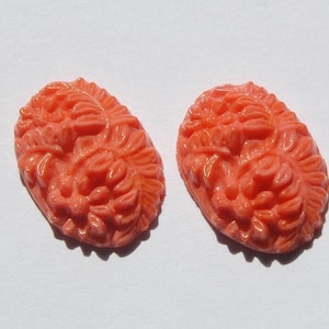 Vintage Coral Pressed Glass Floral Cabochon 18mm x 13mm cab138A