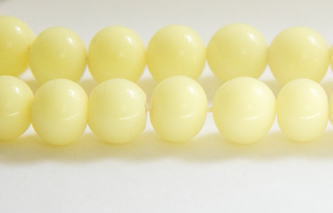 Vintage Opaque Soft Yellow Glass Beads Japan 10mm (6) jpn007H