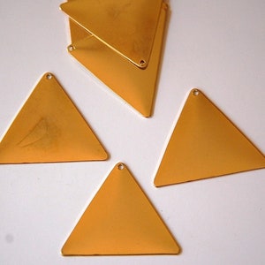 Ciondolo pendente a triangolo geometrico piatto placcato oro a 1 foro (4) mtl145D