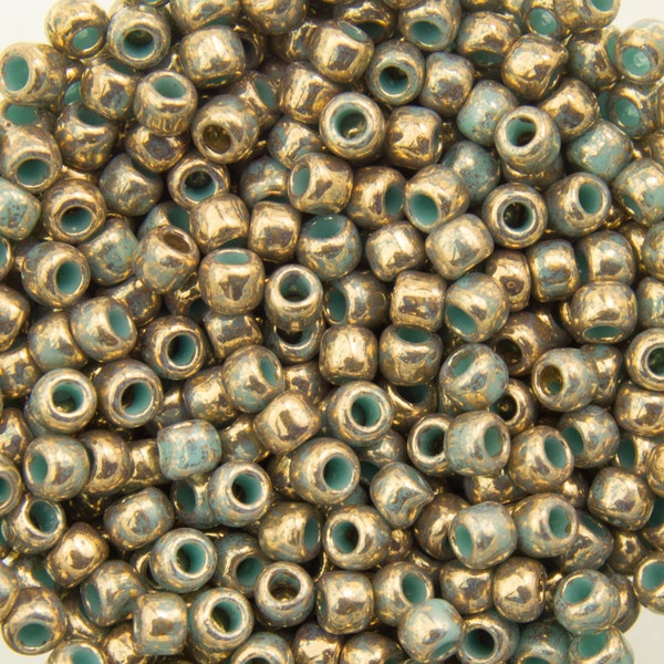 11/0 TOHO ROUND Gilded Marble Turquoise Seed Bead (8g)