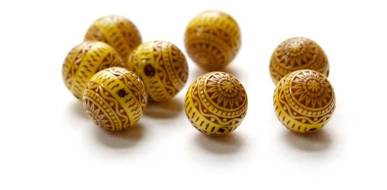 Vintage Yellow and Brown Etched Mosaic Acrylic Beads 12mm 8 bds014A image 3