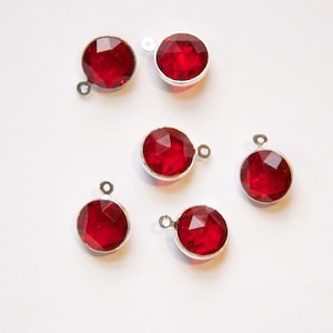 Vintage Red Faceted Acrylic Channel Silver Plated Channel Set Drop chr129
