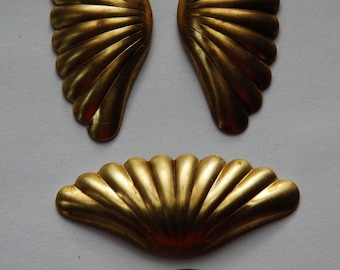 Raw Brass Ribbed Fan or Shell Shaped Stampings mtl249