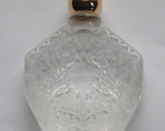 Vintage Miniature Clear Etched Faux  Perfume Bottle Pendant pnd114A