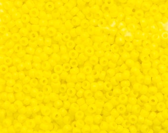 15/0 TOHO ROUND Opaque Dandelion Seed Bead (8g)