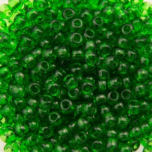 11/0 TOHO ROUND Transparent Grass Green Seed Bead (8g)
