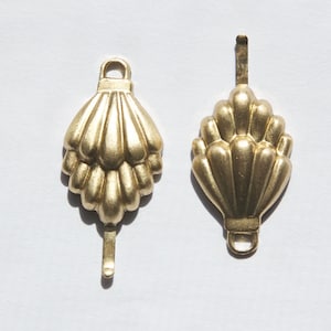 Heavy Raw Brass Scalloped Shell Connector with Open Loop (2) mtl104