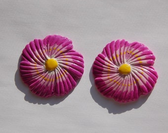 Vintage Purple Pink Plastic Flower Cabochons cab125E