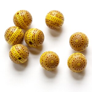 Vintage Yellow and Brown Etched Mosaic Acrylic Beads 12mm 8 bds014A image 2