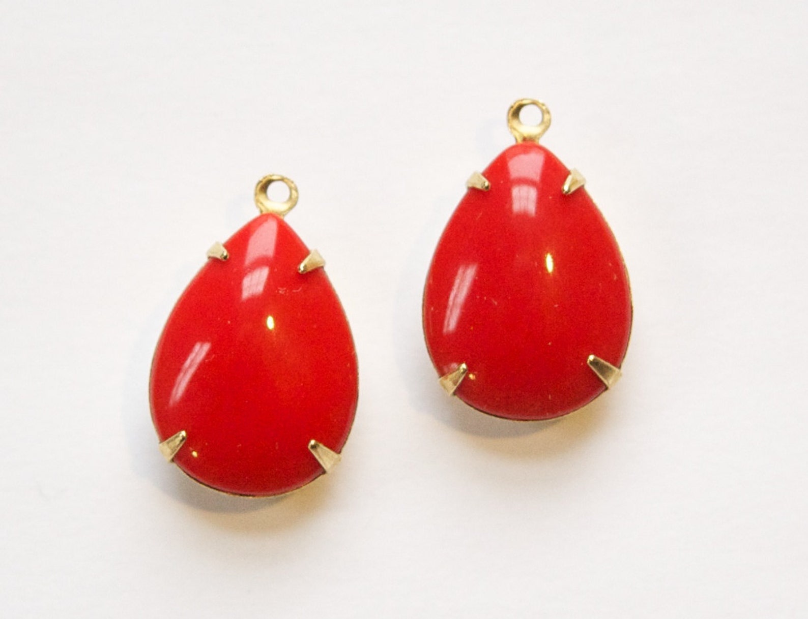 Vintage Opaque Red Glass Teardrop Stones 1 Loop Brass Setting Etsy