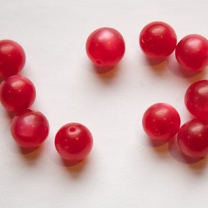 Vintage Lucite Raspberry Red Moonglow Beads 11mm (10) bds833