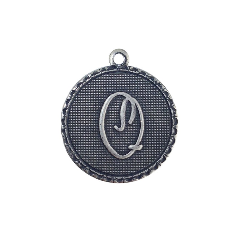Letter Q Charm with Loop 1