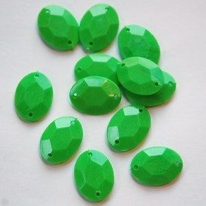 Vintage Bright Green Plastic Faceted Drops Connectors bds031C