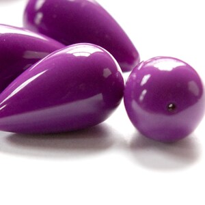 Vintage Acrylic Grape Purple Teardrop Beads 24mm bds205C image 2