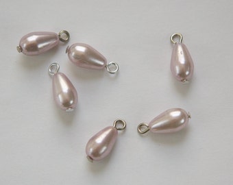 Vintage Acrylic Faux Pearl Teardrop Pale Lilac Silver Loop (8) drp122B