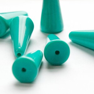 Vintage Opaque Teal Green Triangle Teardrop Acrylic Beads 6 bds311H image 2