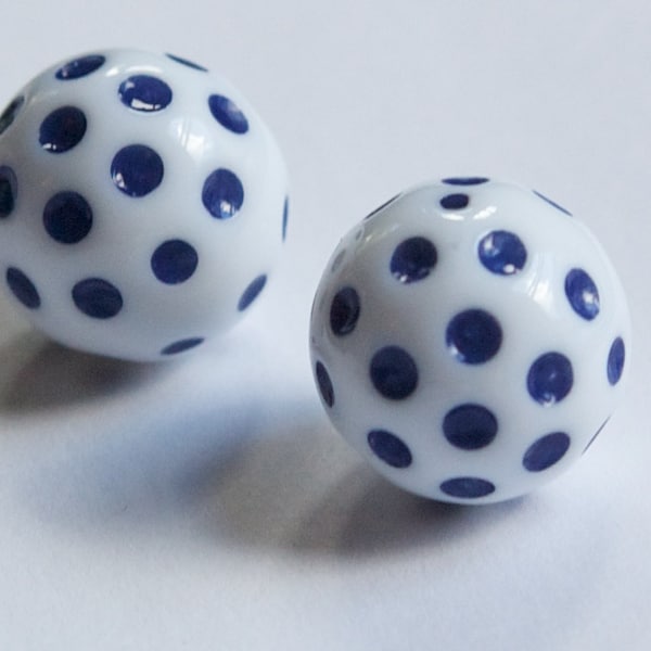 Vintage White with Navy Blue Polka Dot Beads 18mm bds436E