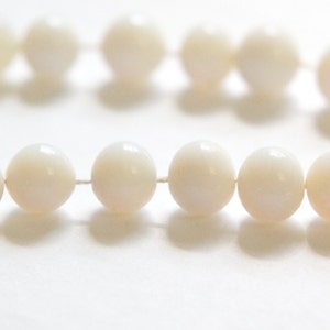 Vintage Dense White Opal Glass Beads Japan 8- 9mm (6) jpn005P