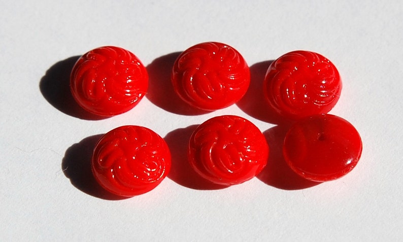 Vintage Red Etched Swirled Top Glass Cabochons 9mm cab038 image 2