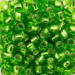 8/0 TOHO ROUND Silver Lined Peridot Seed Bead (8g)