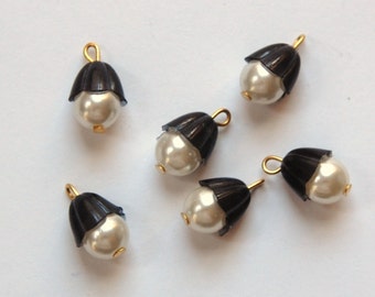 Vintage Pearl Drops with Black Scalloped Bead Caps Japan drp018B