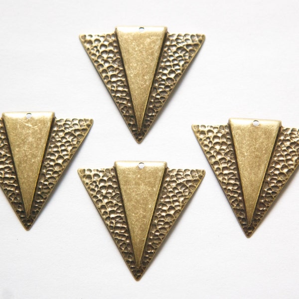1 Hole Brass Ox Hammered Triangle with Smooth Triangle Pendant (4) mtl371D