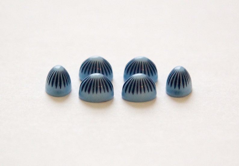 Vintage 2 Tone Blue Etched Top Acrylic Cabochons 8x6mm cab810D image 3