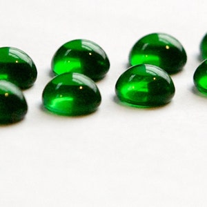 Emerald Green Glass Cabochons 7mm No Foil cab701P image 2