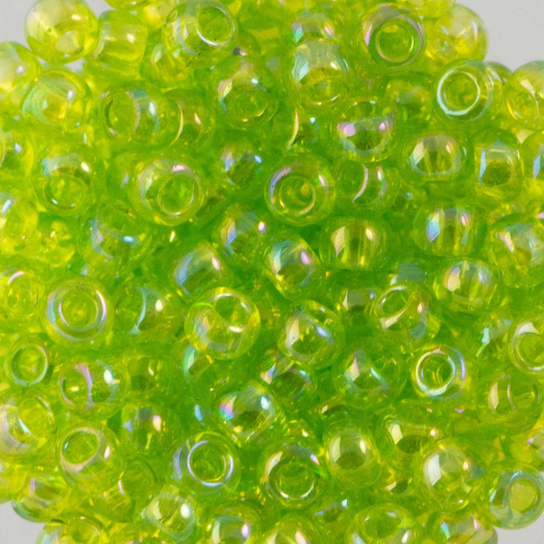 8/0 TOHO ROUND Transparent Rainbow Lime Green Seed Bead 8g image 1