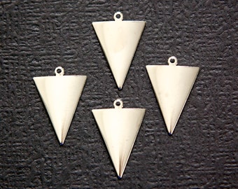 1 Loop Dapped Silver Plated Triangle Pendant Findings (8) mtl383C