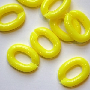 Vintage Plastic Connector Linking Links Yellow LG (25) bds605D