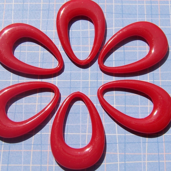 Vintage Red Plastic Hoop Beads hps011