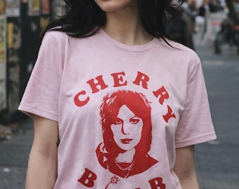 Joan Jett Graphic Tee: Retro Punk Rock Unisex T-Shirt