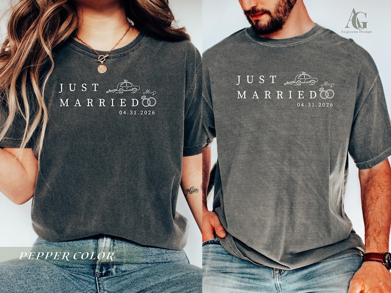 May include: Two gray t-shirts with the text "JUST MARRIED" and the date 04.31.2026. The shirts feature a car and wedding rings graphic. The bottom of the image has the text "PEPPER COLOR".