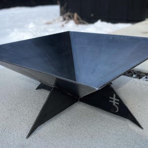 Modern Outdoor Fire Pit | Stylish Wood Burning Fire Pit for Contemporary Gardens and Patios | Durable and Elegant Design