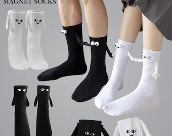 Calcetines magnéticos divertidos para parejas, calcetines de algodón tomados de la mano para parejas, calcetines lindos en blanco y negro a juego, regalo para San Valentín, amigos y amantes.