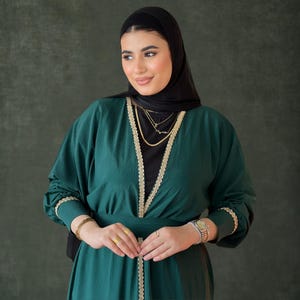 Luxury Dubai Abaya with Golden Embroidery: Elegant Muslim Kaftan