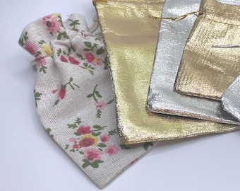 ACCESSORIES & GIFTS