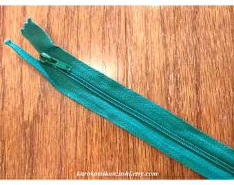 Pine Green - Vintage 22.5 Inch Zipper - Sewing Crafting Closure