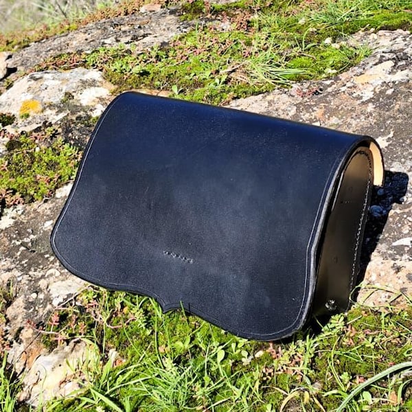 Handmade British Leather Cartridge Pouch – American Revolution -  Based on Extant examples