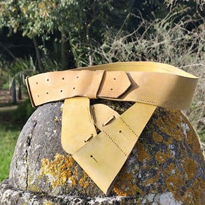 Handmade British Army Waistbelt  - 18th century, 1740s -1768 | Buff Leather, Museum Quality