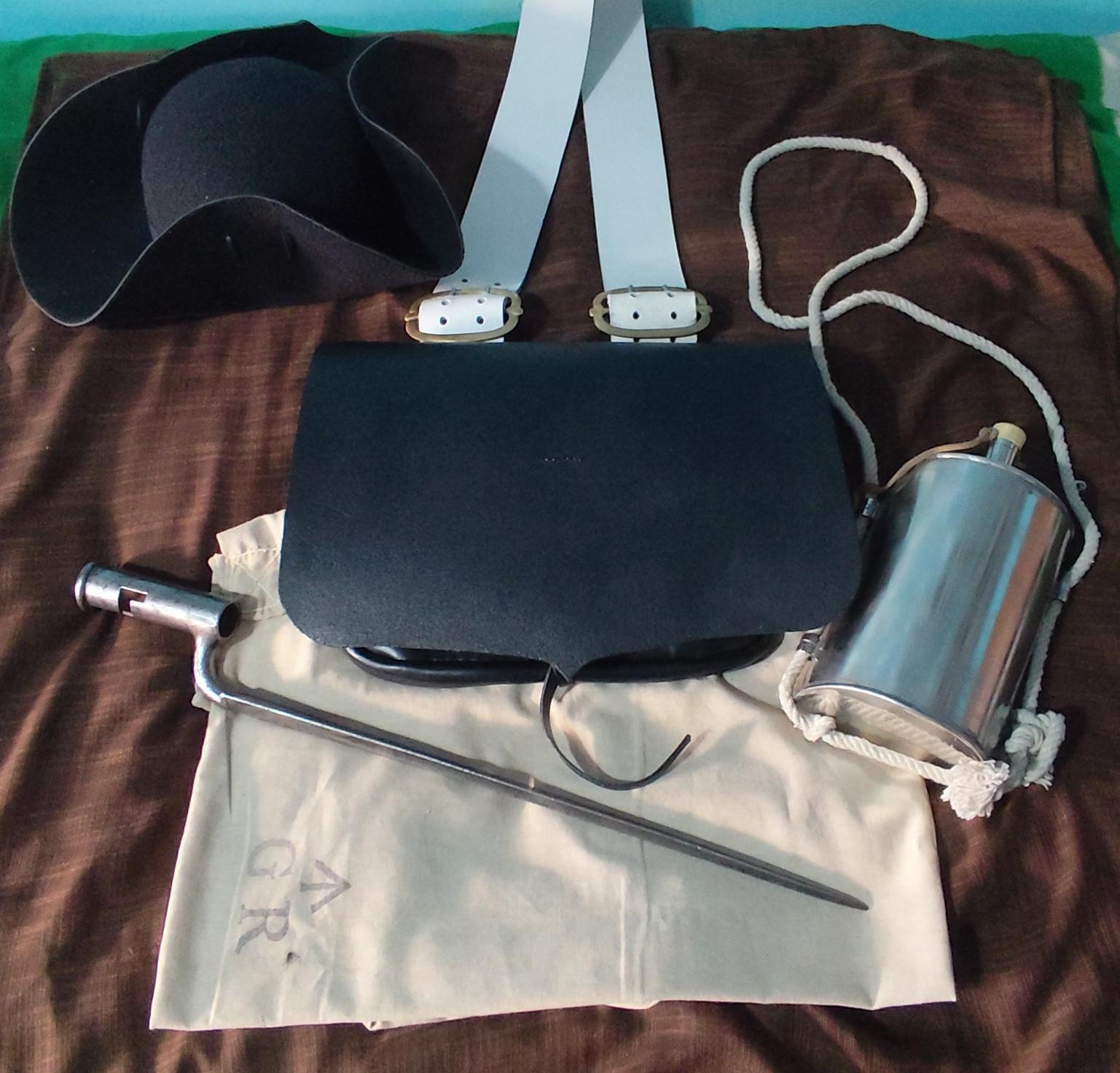 Handmade British Cartridge Pouch Leatherwork | 18th Century