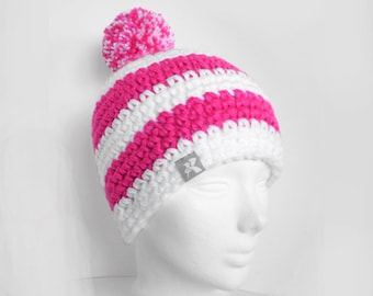 Pompom Bobble Goranie - Blanco & Caliente Neón Rosa Stripey Crochet Sombrero de Invierno Snowboard Surf Surf Skate