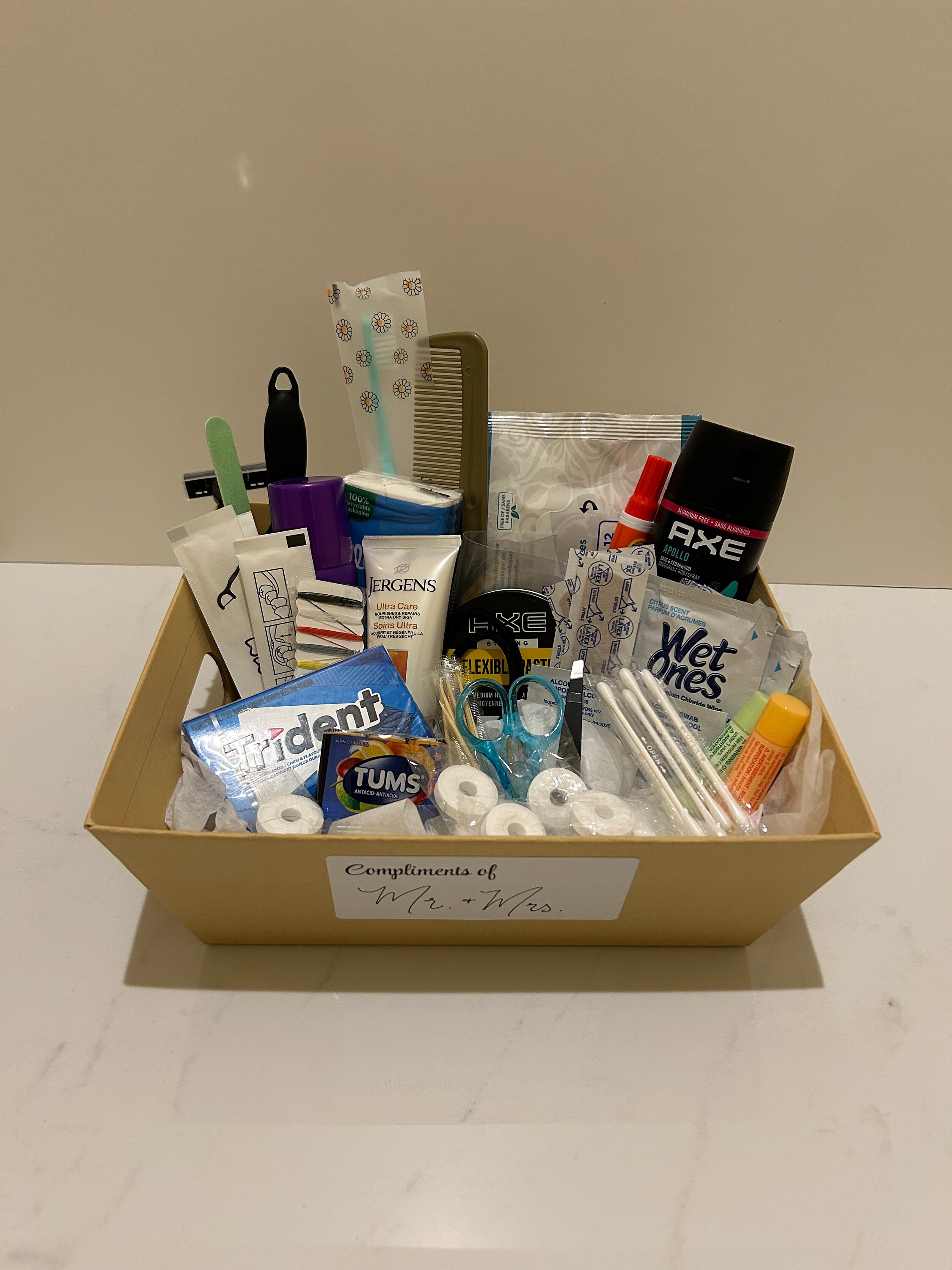 Mens Medium Bathroom Basket FREE Digital Signage 50-75 Guests, 100-150 ...