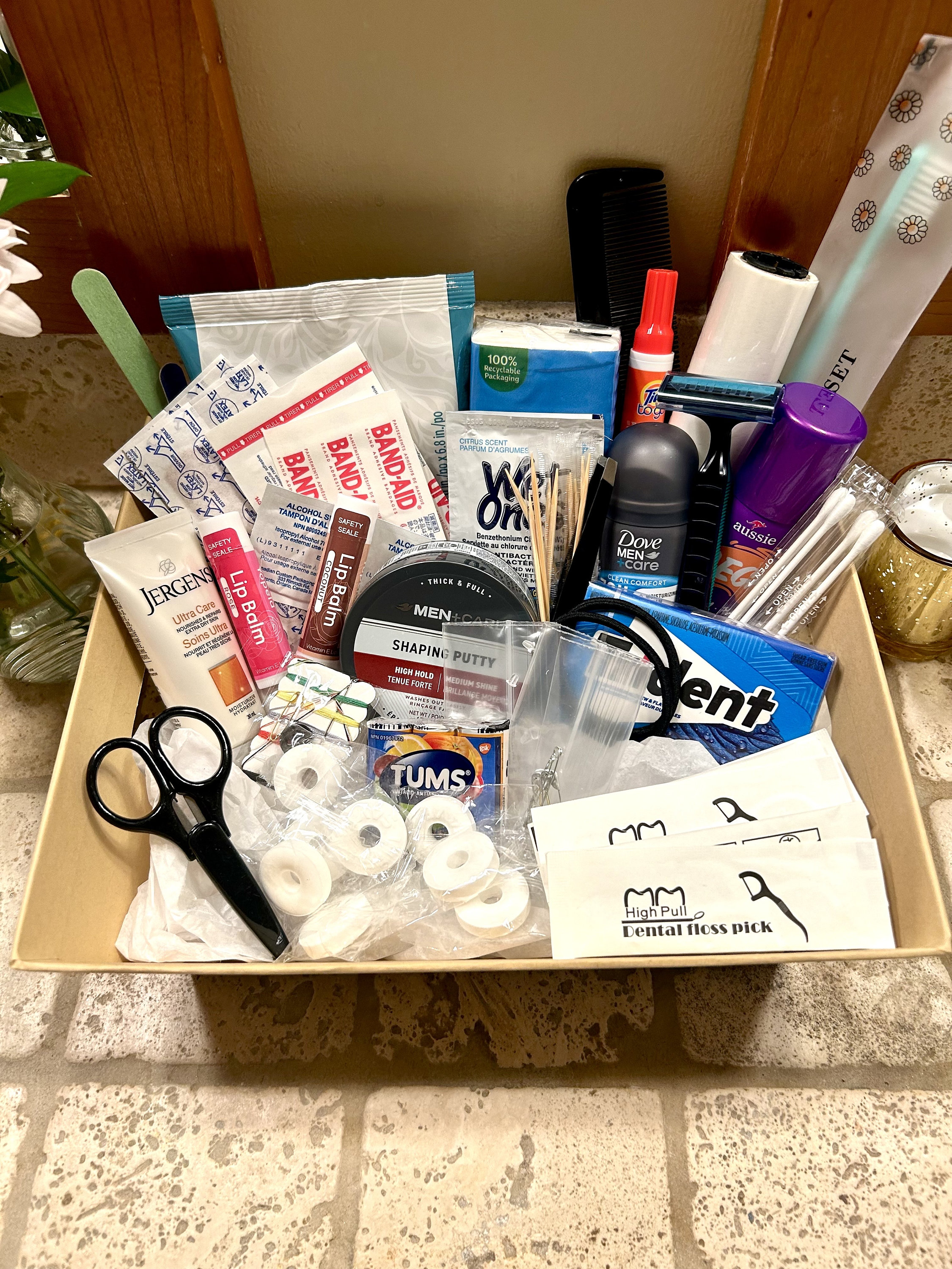 Mens Medium Bathroom Basket FREE Digital Signage 50-75 Guests, 100-150 ...