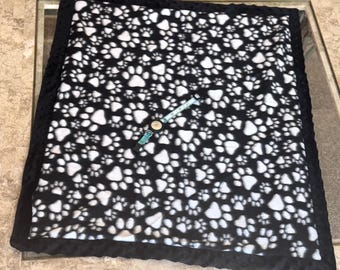 Pet mat, pet throw, pet blanket for small/medium dogs, double sided: fleece / fluffy plush, size 31"x26"