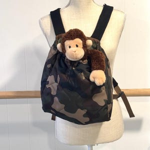 Pet carrier, pet sling, dog carrier, cat carrier, kangaroo pouch, hands free, adjustable straps, made of one layer of soft fleece
